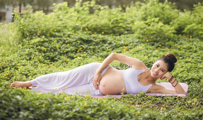5 Bài tập Yoga hữu ích cho mẹ bầu 3 tháng cuối thai kỳ