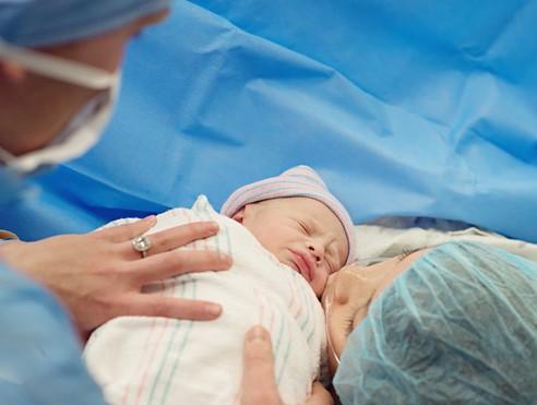 Chăm sóc sản phụ sau sinh mổ
