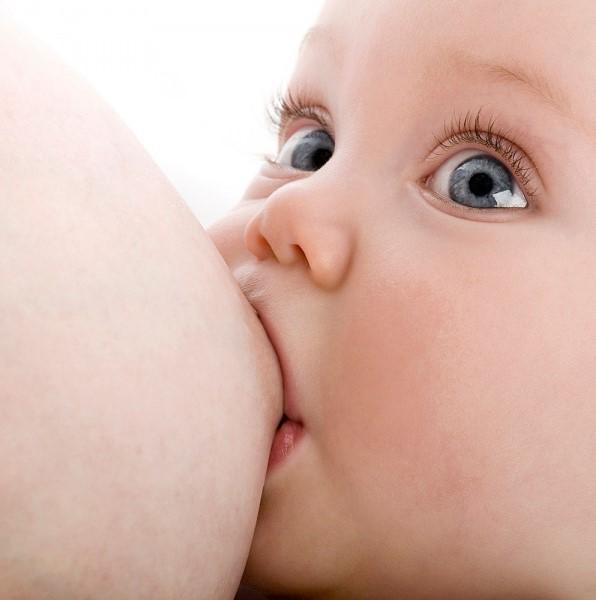 Ăn gì để sữa mẹ đặc, mát, con tăng cân?