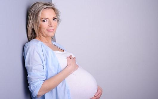 Tuổi tác ảnh hưởng thế nào đến khả năng sinh sản?