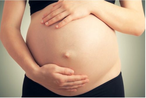 Xét nghiệm nước tiểu là vô cùng quan trọng khi mang thai