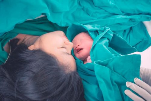Chảy máu do rách đường sinh dục khi chuyển dạ