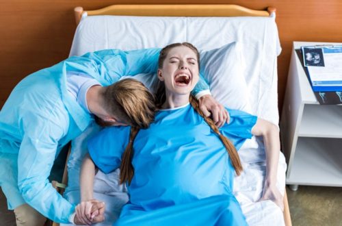 Hướng dẫn rặn đẻ đúng cách trong chuyển dạ sinh thường