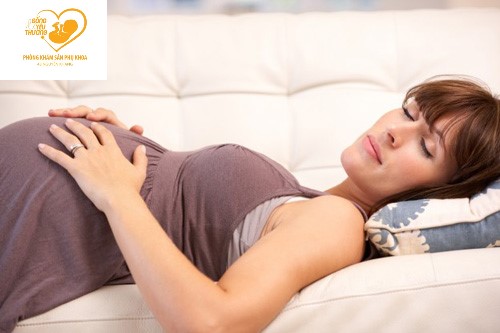 Mẹ bầu nằm nghiêng bên nào thì tốt cho thai