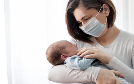 Mẹ nhiễm Covid-19 có cho cn bú được không?