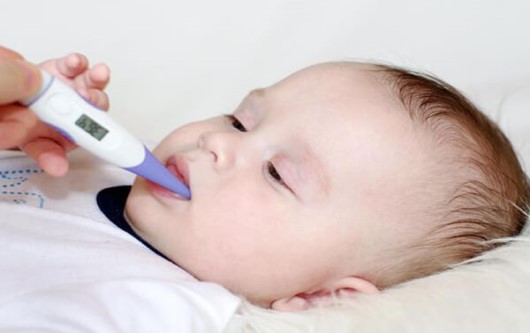 Cách chăm sóc trẻ sau tiêm chủng