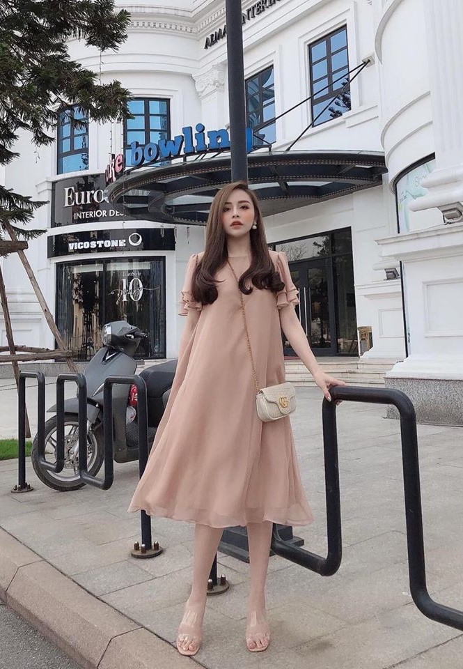 trang phục đi biển dành cho mẹ bầu