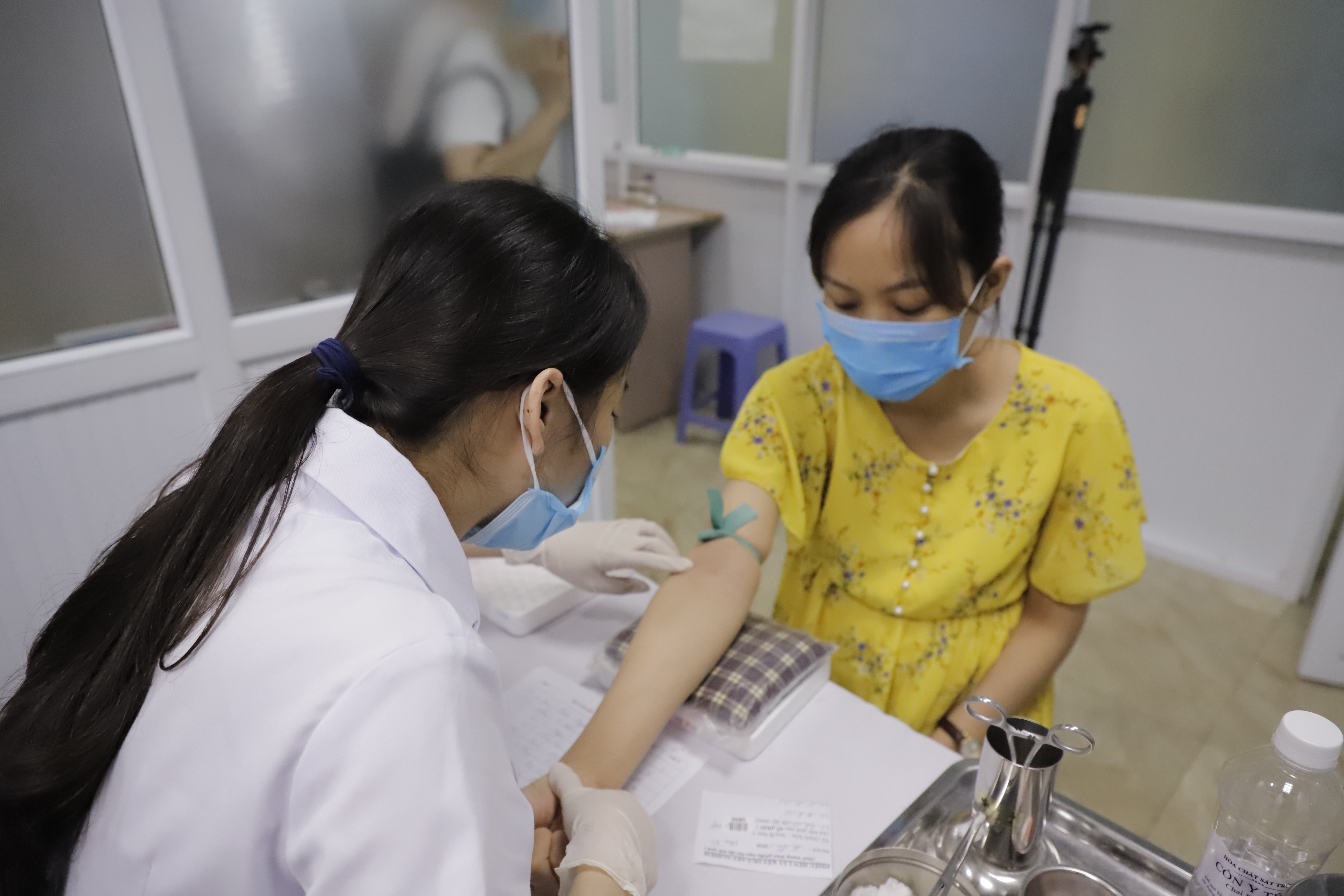 điều trị bất đồng nhóm máu mẹ con