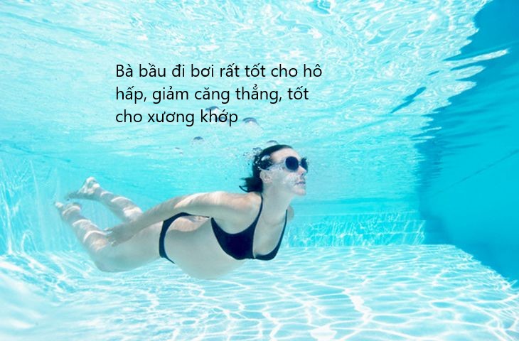 bà bầu có nên tắm biển
