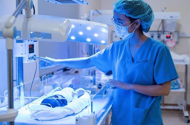 điều trị bất đồng nhóm máu mẹ con