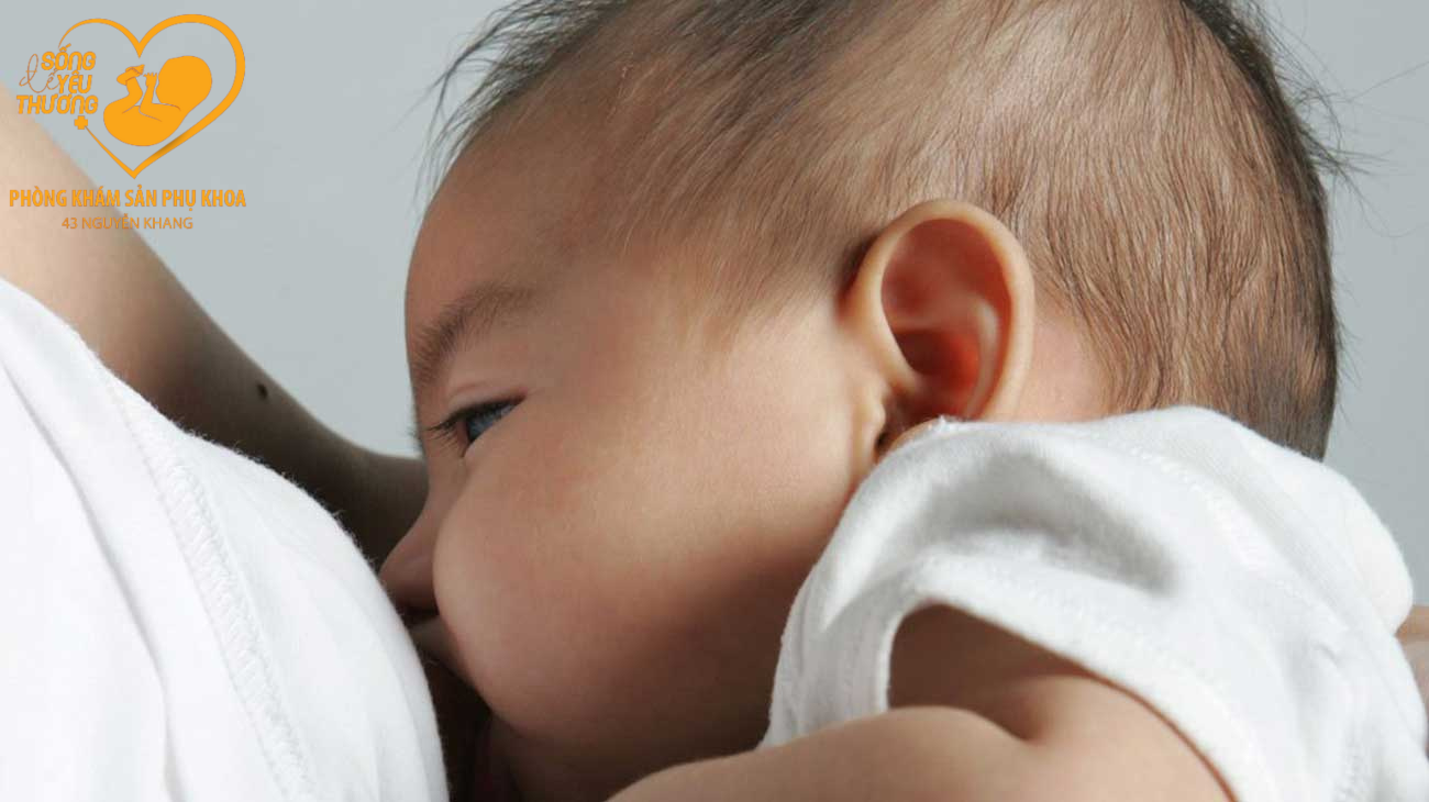 cho con bú đúng cách giúp tinh thần mẹ thoải mái hơn