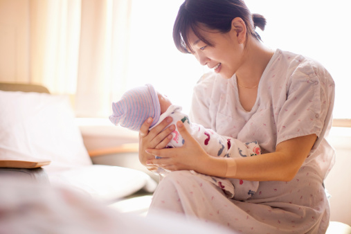 lợi ích cho trẻ bú sữa mẹ