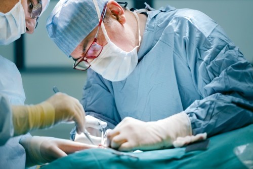 xử trí và điều trị u buồng trứng